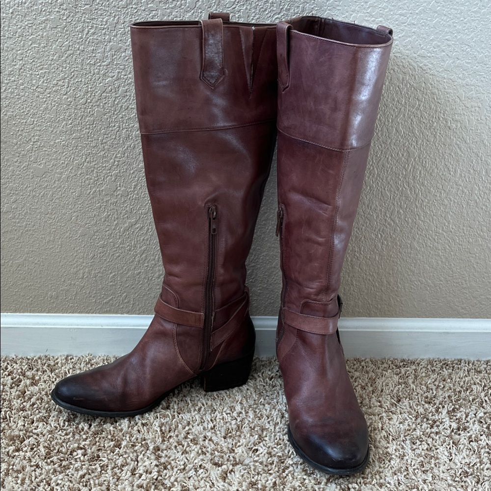 Arturo Chiang Low Heeled Boots